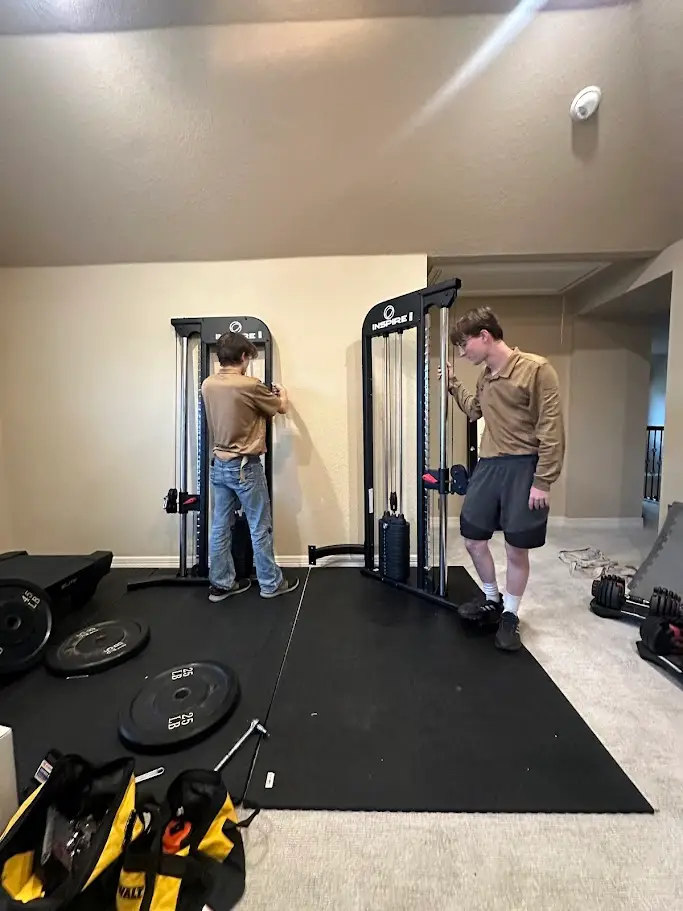 How to Prep Your Home Before Labor-Only Movers Arrive 1 Labor-only movers San Antonio crew preparing equipment before a move